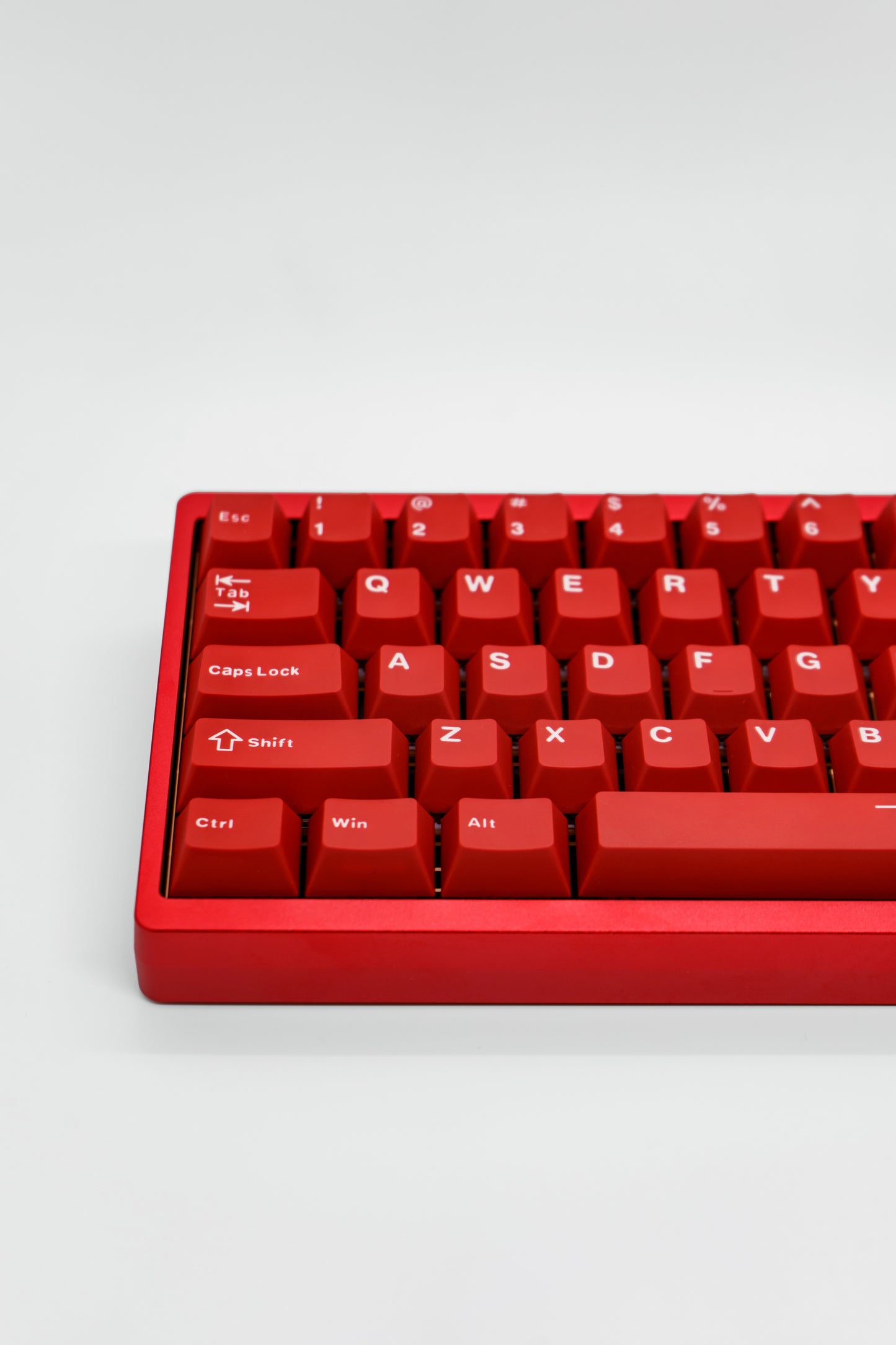 Scarlet Witch Lucky65 v2 65% Компактна Алуминиева Механична Клавиатура Къстъм Сглобка (Custom Built) (VIA)