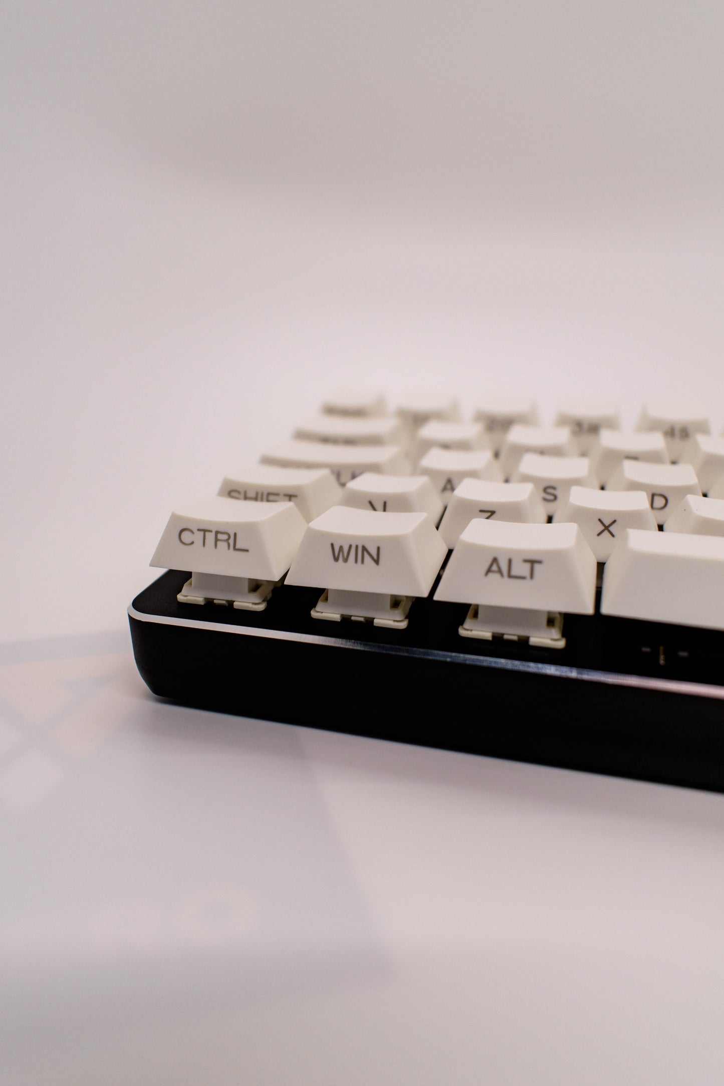 Glorious GMMK Compact 60% Pre-Built Mechanical Keyboard (White)