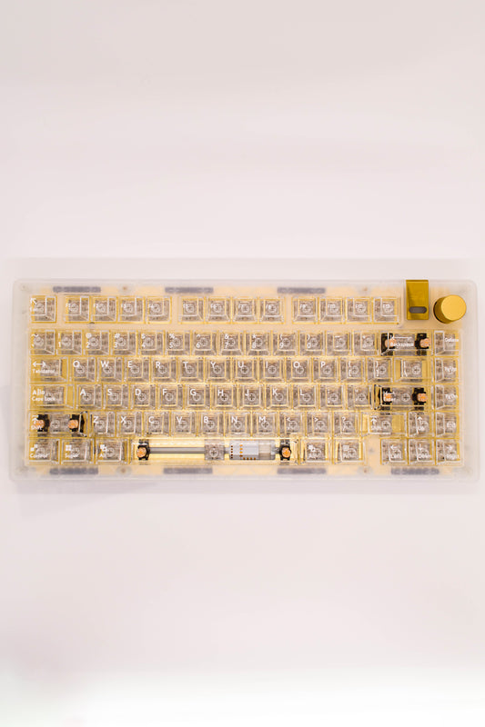 Glorious GMMK 3 75% Компактна Механична Клавиатура с Прозрачно-Златен дизайн и Алуминиево Копче за Регулиране на Звука (Custom Built) - TypeHero