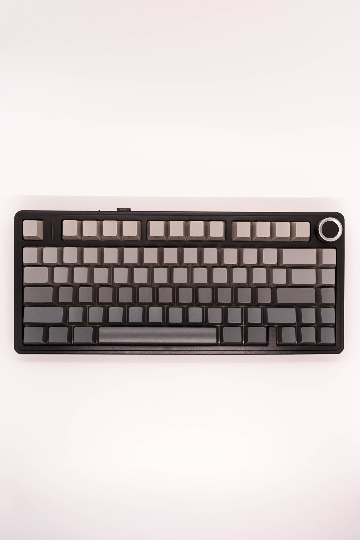 Aula F75 75% Механична Клавиатура с Копче за Регулиране на Звука (Pre-Built) - TypeHero