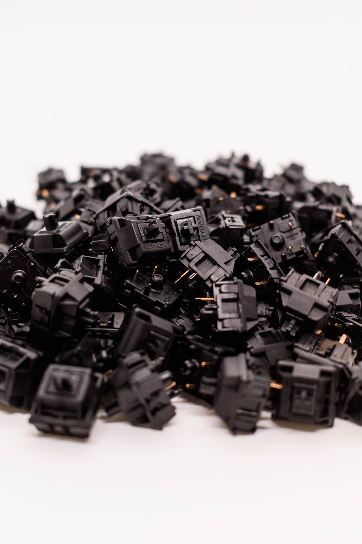 Gateron Oil King v2 Суичове за Механична Клавиатура 5-pin (10 броя) - TypeHero
