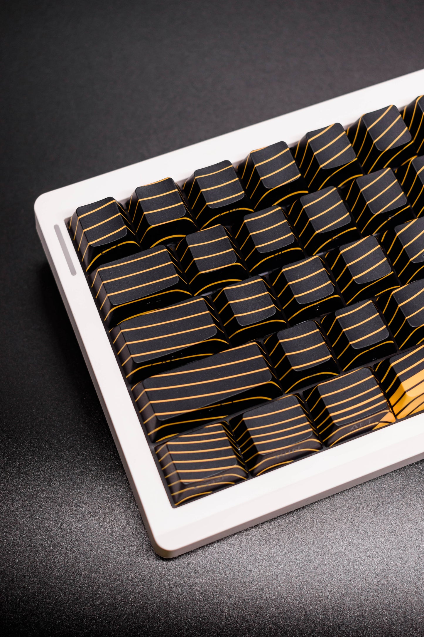 GMK61 60% Механична Клавиатура TypeHero Edition Комплект (Сглоби си сам) - TypeHero