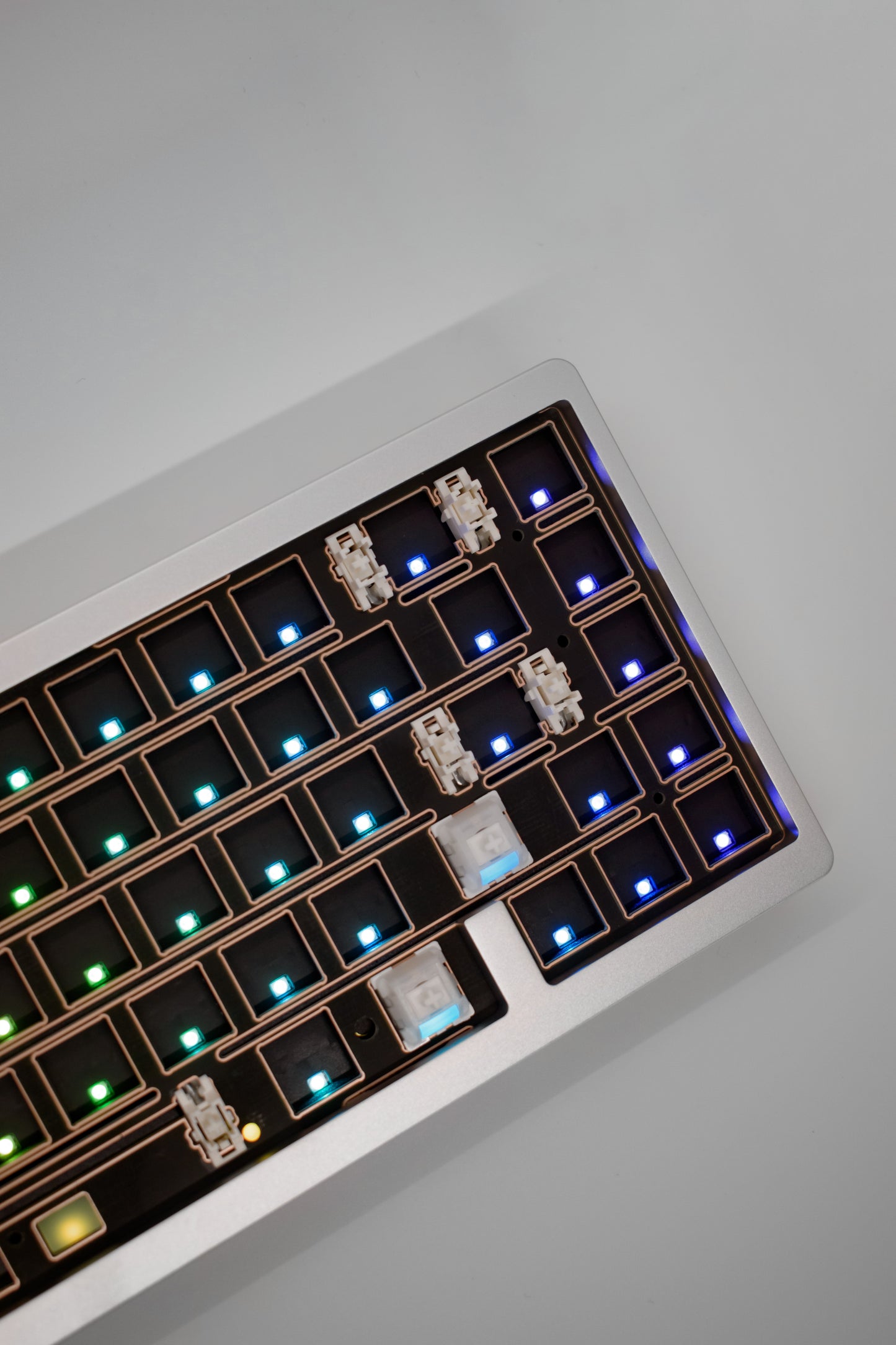 Nut65 65% Aluminum Mechanical Keyboard Kit Алуминиева Клавиатура (Barebones) - TypeHero