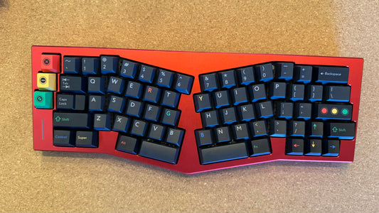 TypeHero Crimson Alice 65% Клавиатура (VIA)