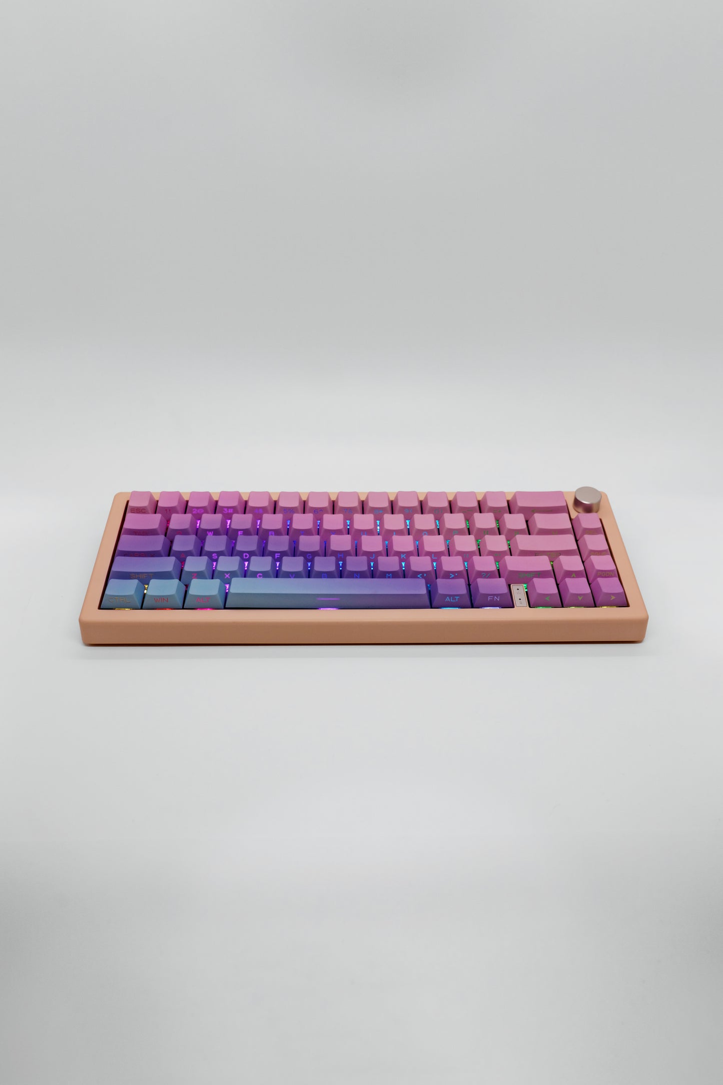 Pastel Rainbow GMK67 Custom Build Mechanical Keyboard with Volume Knob and Jerrzi Speed Silver Linear Switches Механична Клавиатура с Линейни Суичове и Копче за Регулаиране на Звука