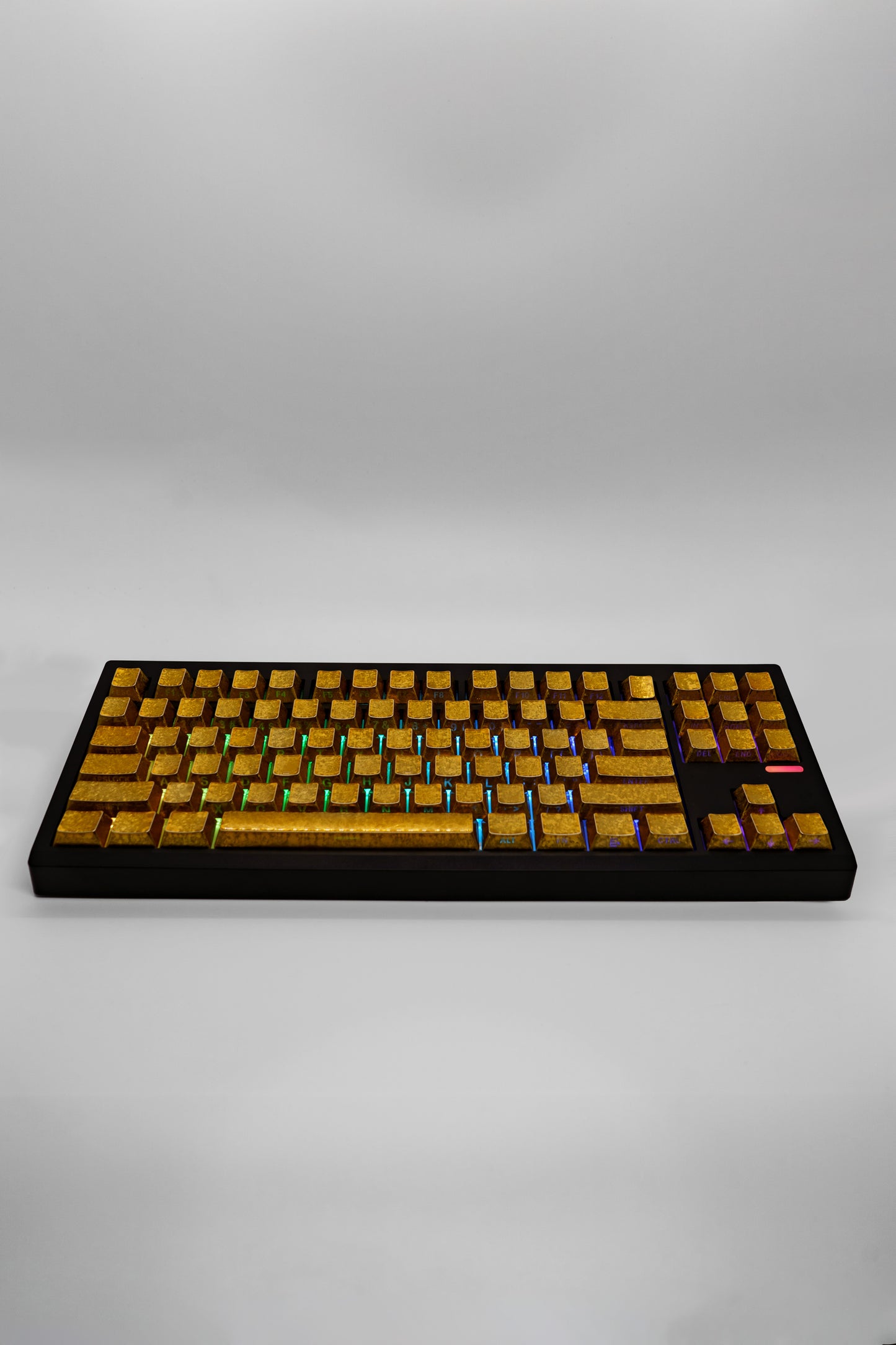 TypeHero Bling Edition GMK87-L Mechanical Keyboard with Clicky Blue Switches Безжична Механична Клавиатура