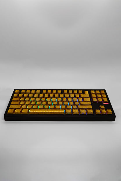 TypeHero Bling Edition GMK87 L – Механична Клавиатура с Clicky Blue Суичове