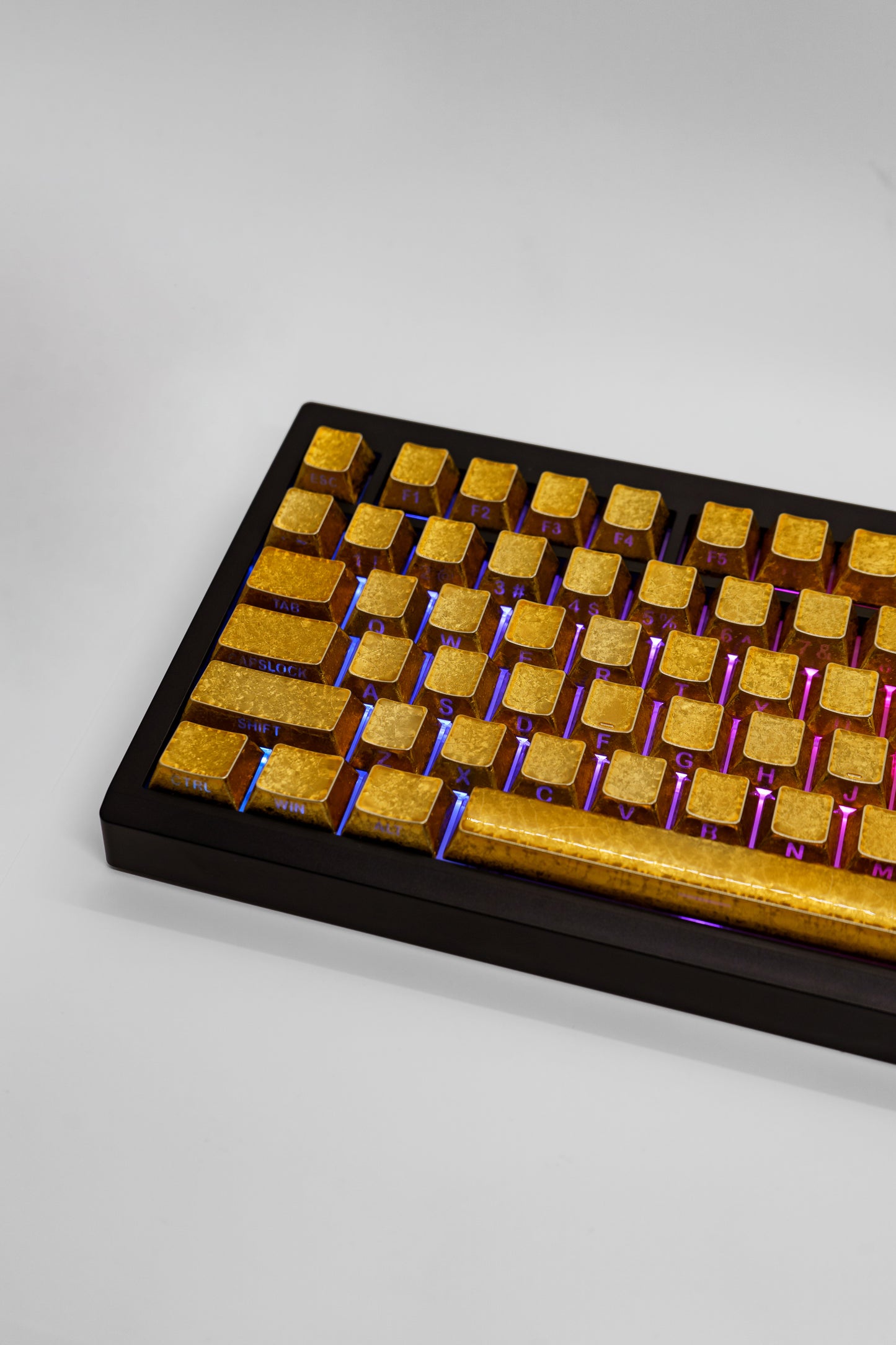 TypeHero Bling Edition GMK87-L Mechanical Keyboard with Clicky Blue Switches Безжична Механична Клавиатура