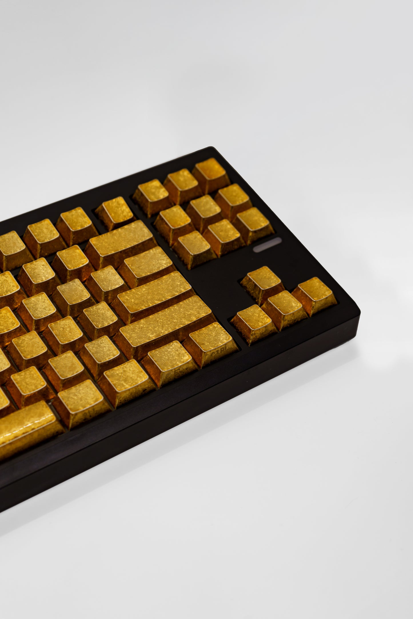 TypeHero Bling Edition GMK87-L Mechanical Keyboard with Clicky Blue Switches Безжична Механична Клавиатура