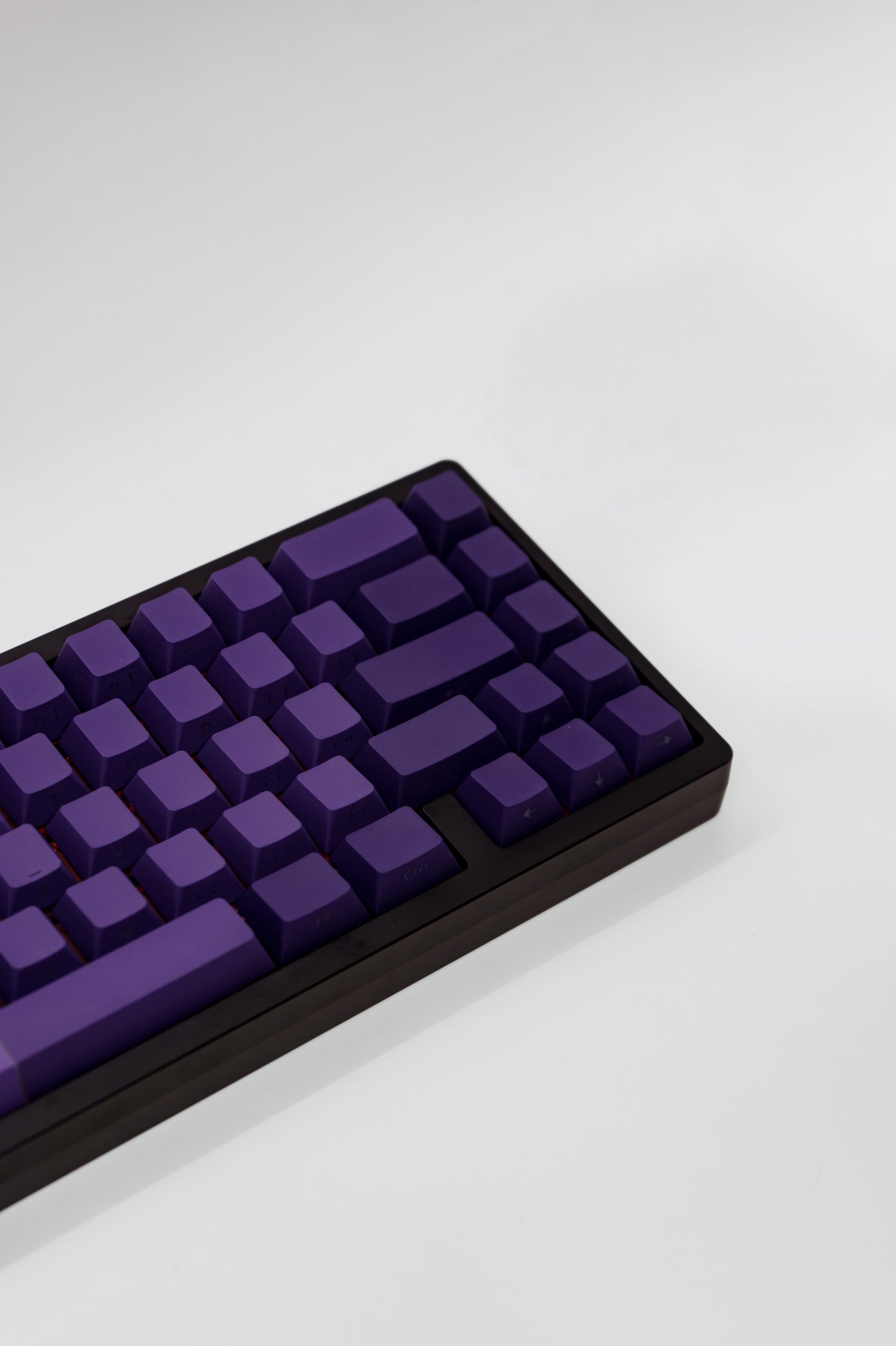 Purple Storm Lucky65 v2 65% Компактна Алуминиева Механична Клавиатура Къстъм Сглобка (Custom Built) (VIA)