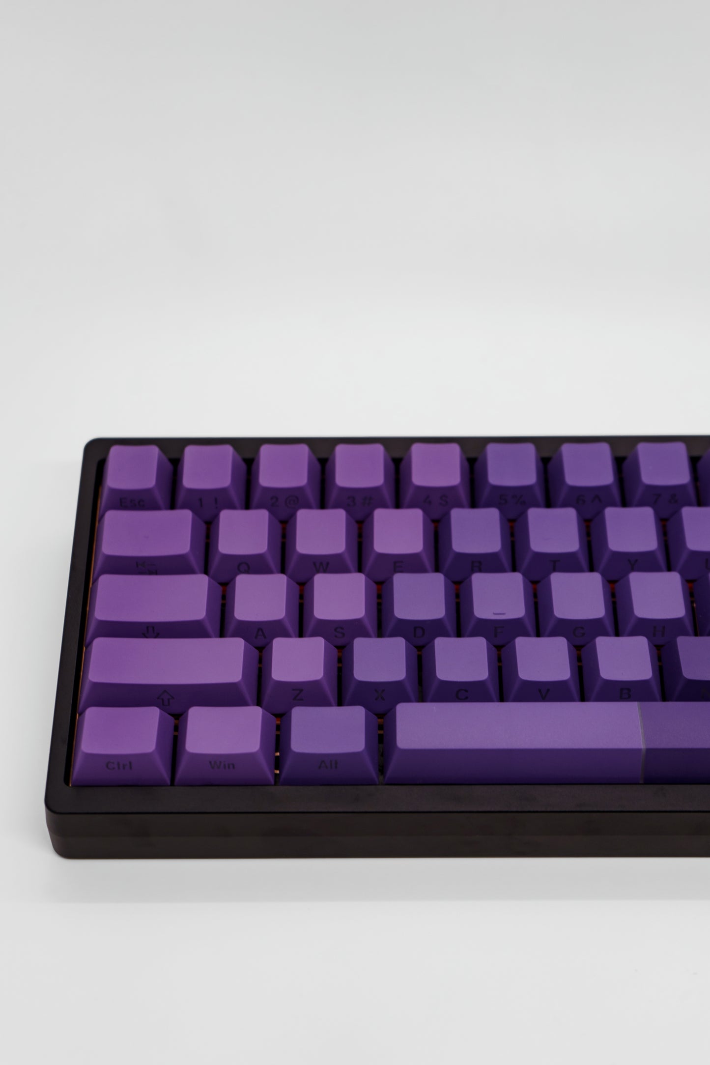 Purple Storm Lucky65 v2 65% Компактна Алуминиева Механична Клавиатура Къстъм Сглобка (Custom Built) (VIA)
