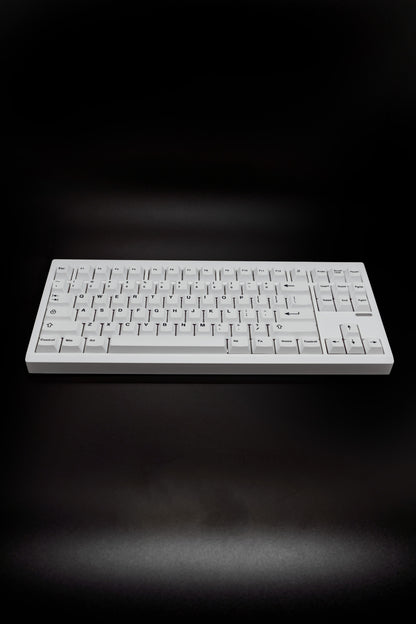 RetroType GMK87‑L Безжична механична клавиатура (тактилни Akko суичове)