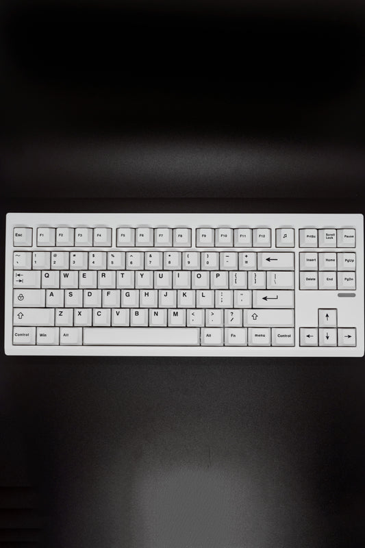 RetroType GMK87‑L Безжична механична клавиатура (тактилни Akko суичове)