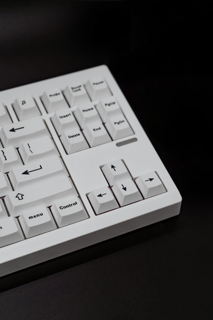 RetroType GMK87‑L Безжична механична клавиатура (тактилни Akko суичове)