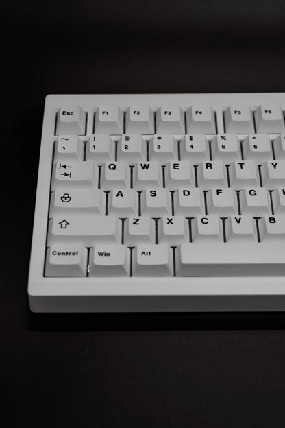 RetroType GMK87‑L Безжична механична клавиатура (тактилни Akko суичове)