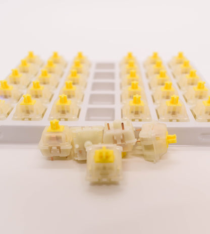 Gateron G Pro Milky Yellow (кутия х35 броя) Суичове за Механична Клавиатура 5-pin - TypeHero