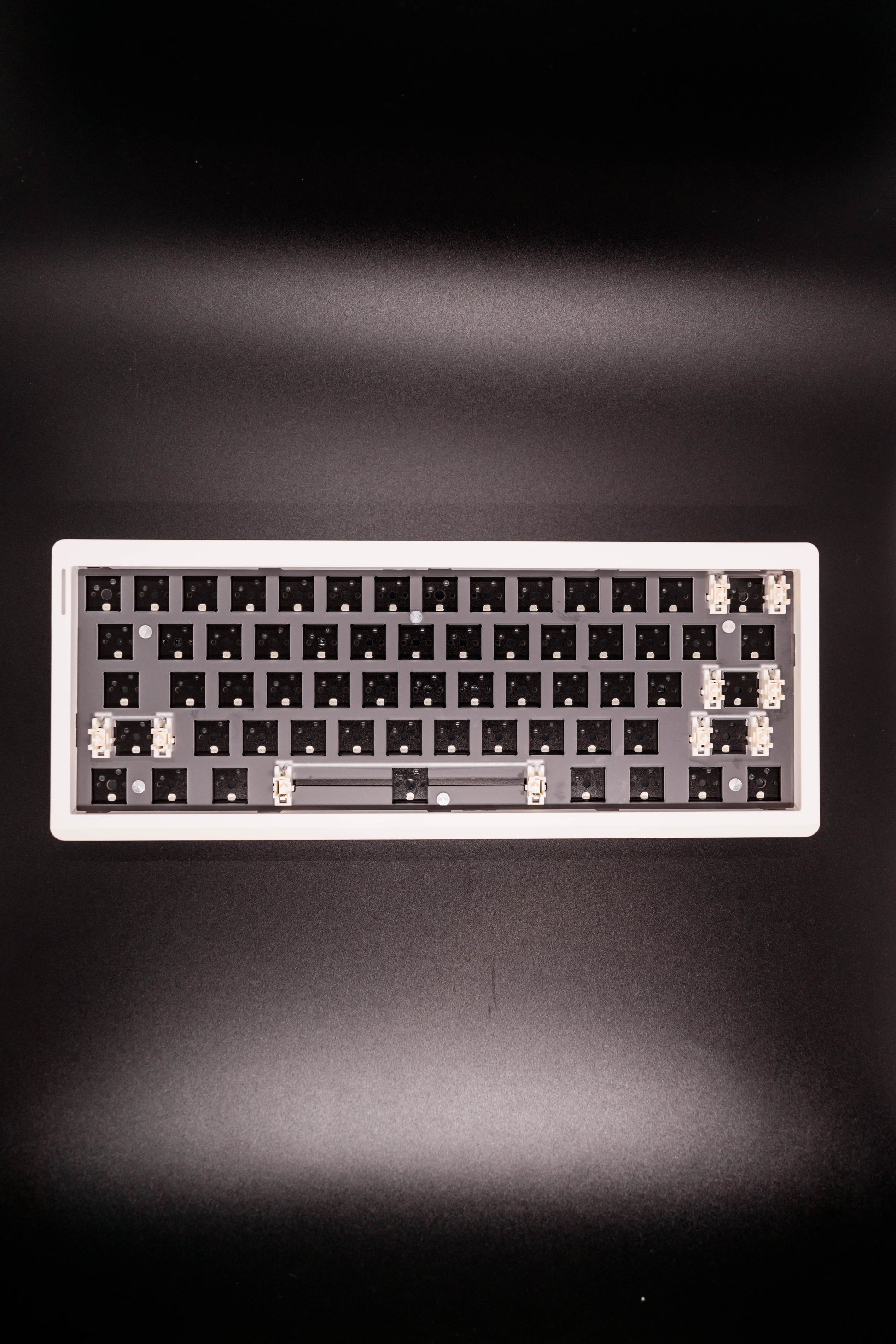 GMK61 60% Компактна Механична Основа за Клавиатура (Barebones) - TypeHero