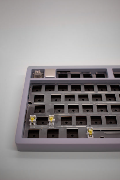 Leobog HI75C Pro, 75% Компактна Алуминиева Механична Клавиатура с Алуминиево Копче за Регулиране на Силата на Звука (Barebones) - TypeHero