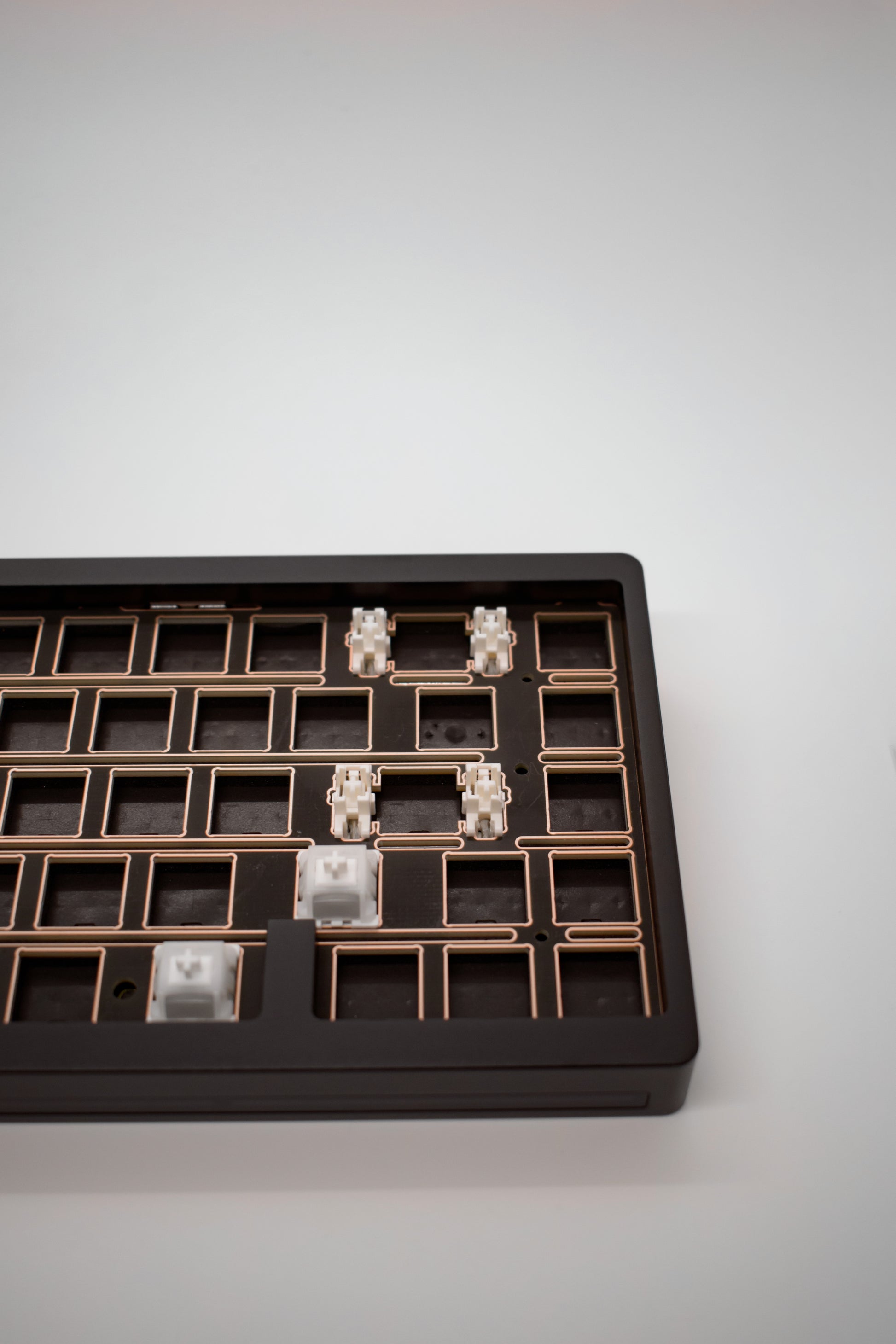 Nut65 65% Aluminum Mechanical Keyboard Kit Алуминиева Клавиатура (Barebones) - TypeHero