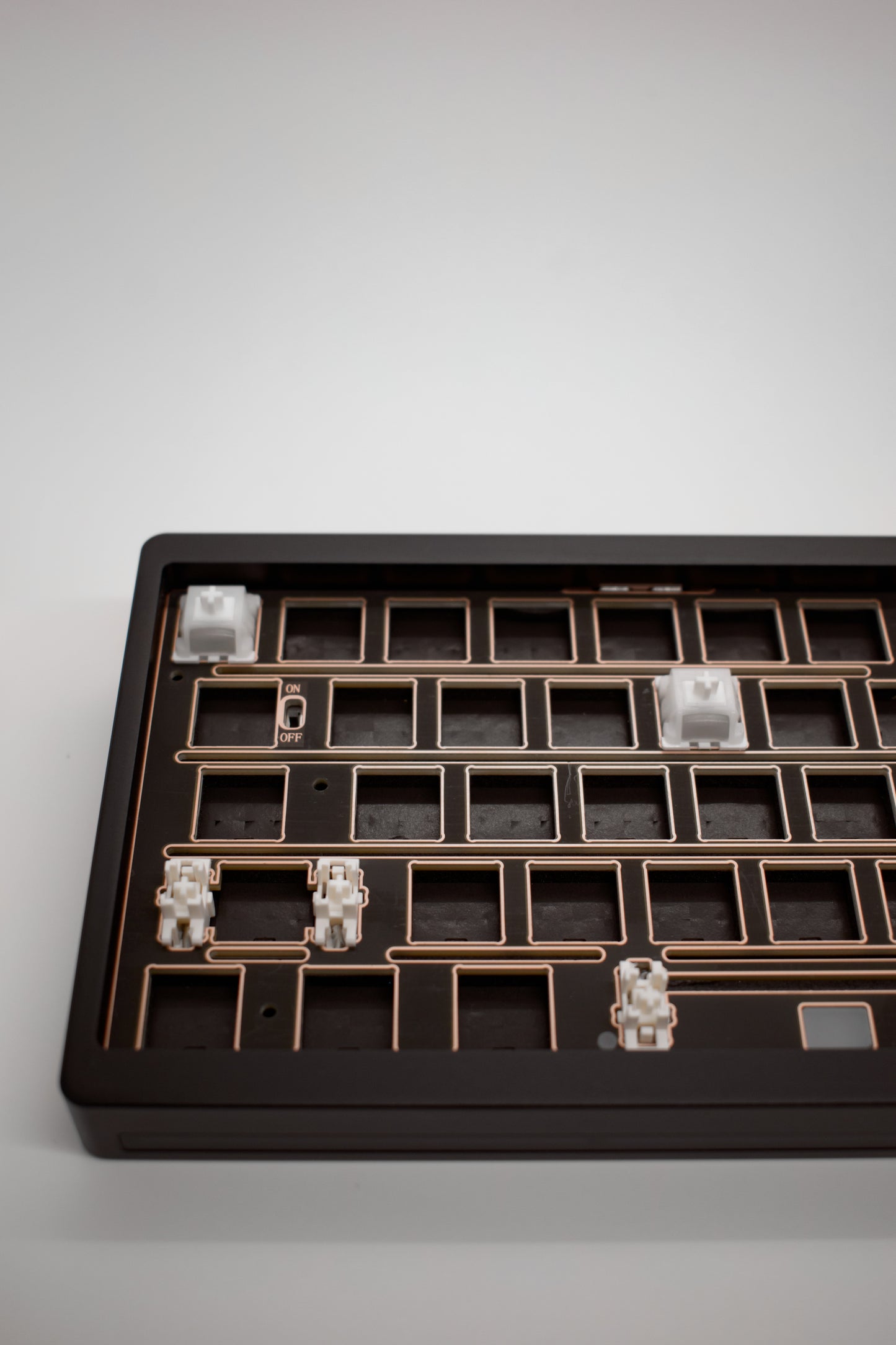 Nut65 65% Aluminum Mechanical Keyboard Kit Алуминиева Клавиатура (Barebones) - TypeHero