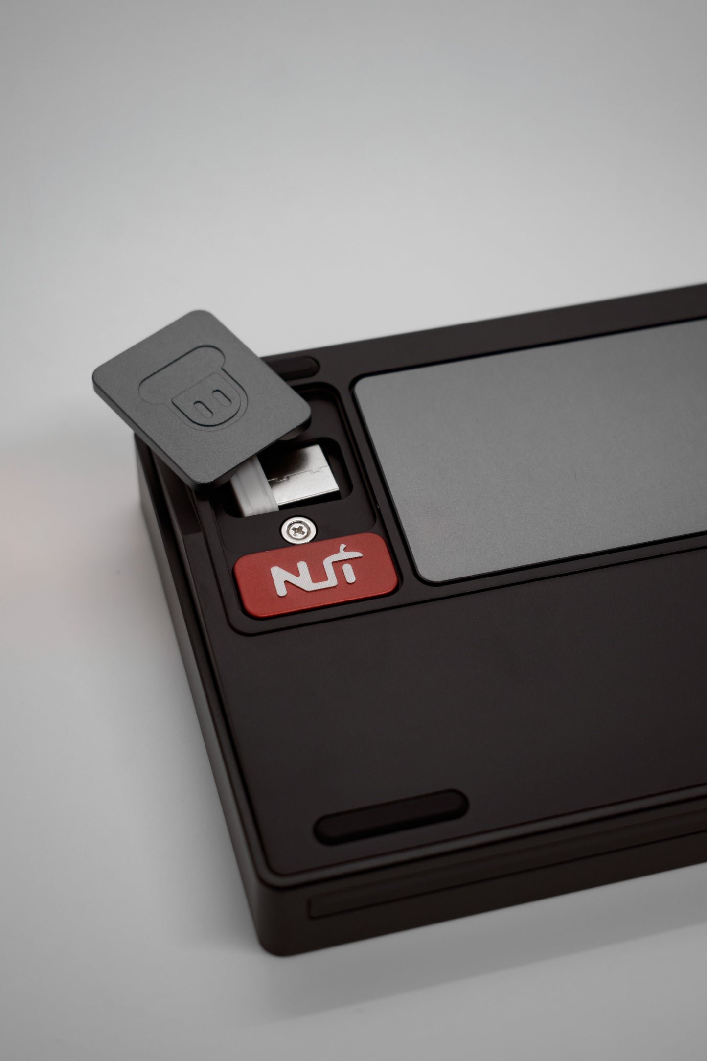 Nut65 65% Aluminum Mechanical Keyboard Kit Алуминиева Клавиатура (Barebones) - TypeHero