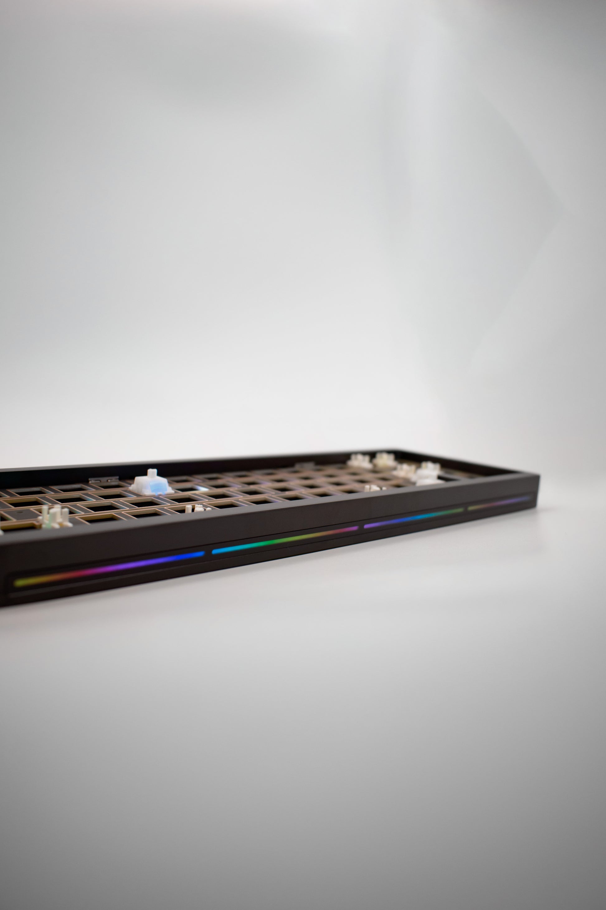 Nut65 65% Aluminum Mechanical Keyboard Kit Алуминиева Клавиатура (Barebones) - TypeHero