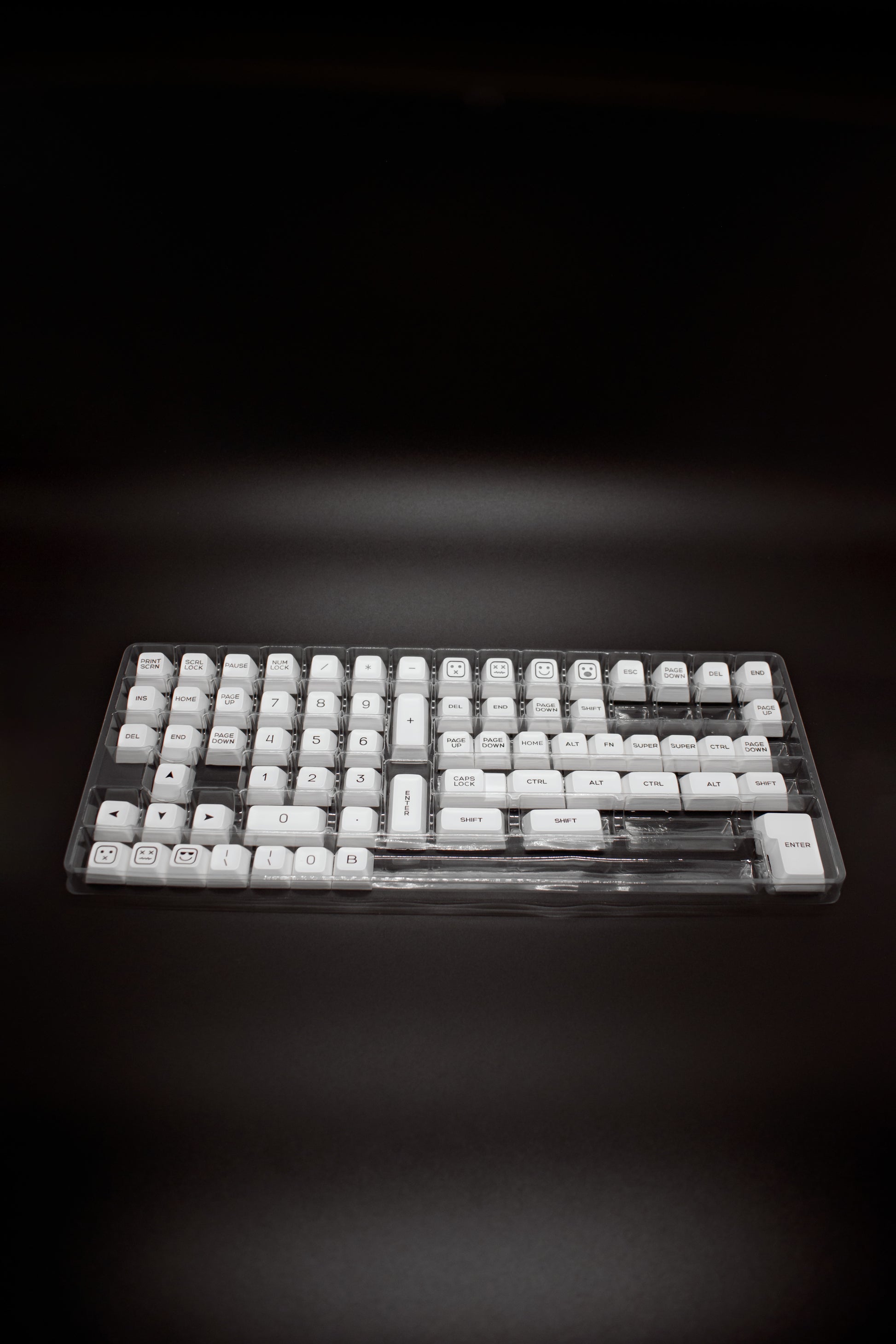 Black on White SA Profile Keycaps Капачки за Механична Клавиатура - TypeHero