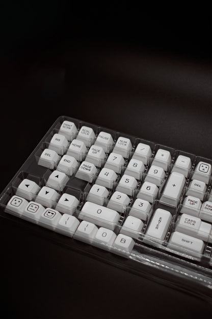Black on White SA Profile Keycaps Капачки за Механична Клавиатура - TypeHero