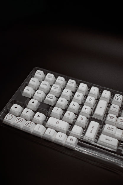 Black on White SA Profile Keycaps Капачки за Механична Клавиатура - TypeHero