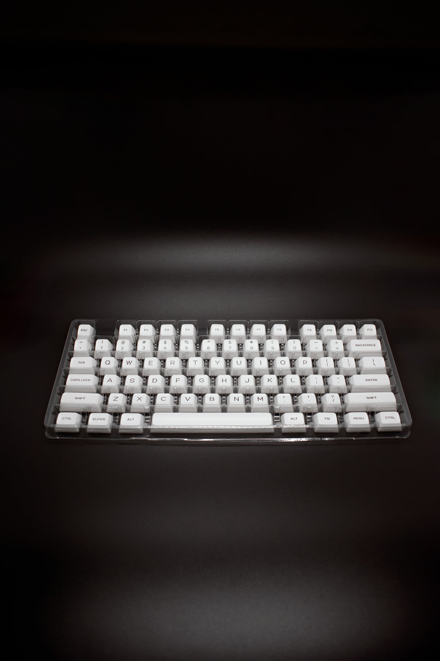 Black on White SA Profile Keycaps Капачки за Механична Клавиатура - TypeHero