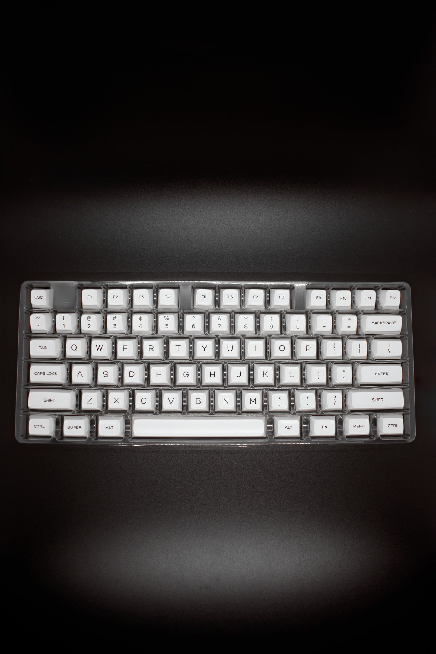 Black on White SA Profile Keycaps Капачки за Механична Клавиатура - TypeHero