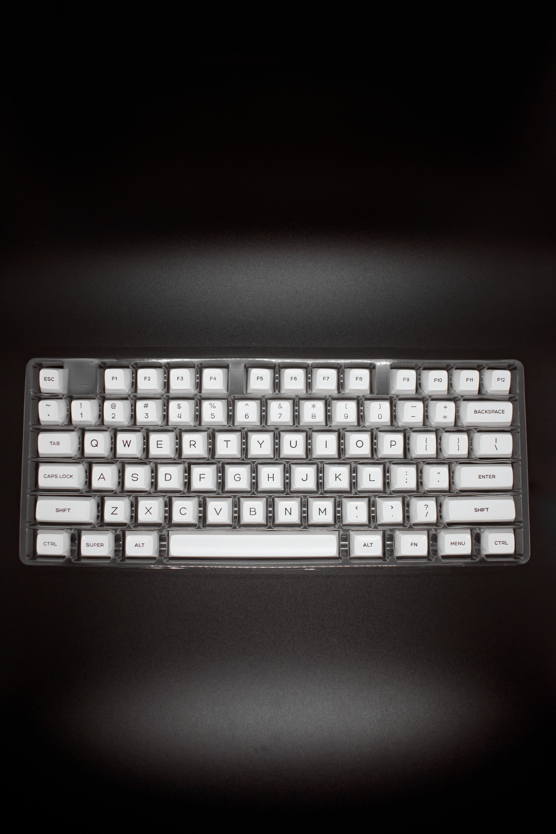 Black on White SA Profile Keycaps Капачки за Механична Клавиатура - TypeHero