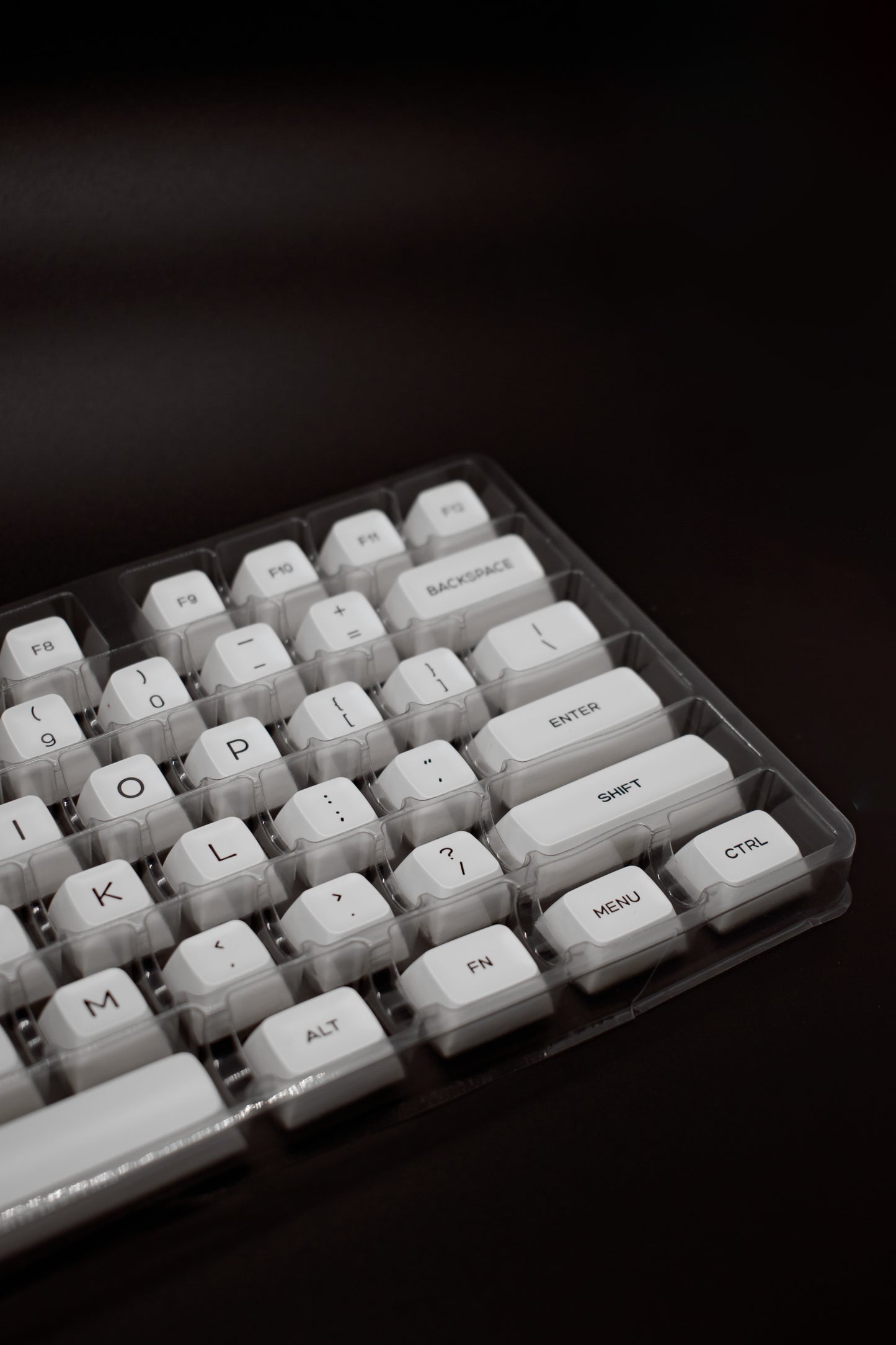 Black on White SA Profile Keycaps Капачки за Механична Клавиатура - TypeHero