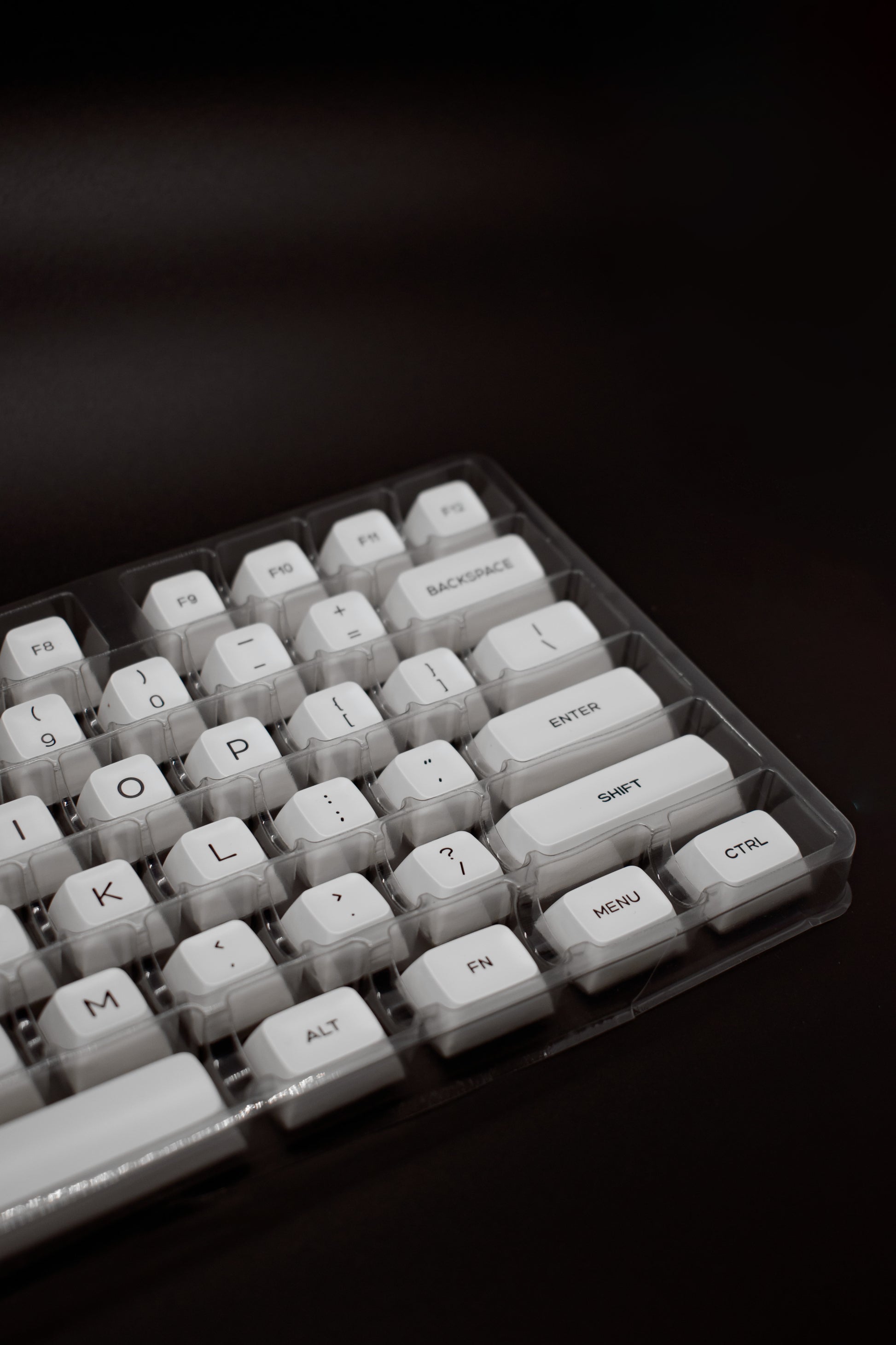Black on White SA Profile Keycaps Капачки за Механична Клавиатура - TypeHero
