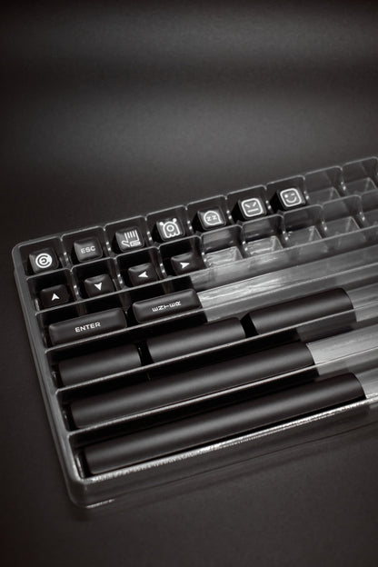 Black on White SA Profile Keycaps Капачки за Механична Клавиатура - TypeHero