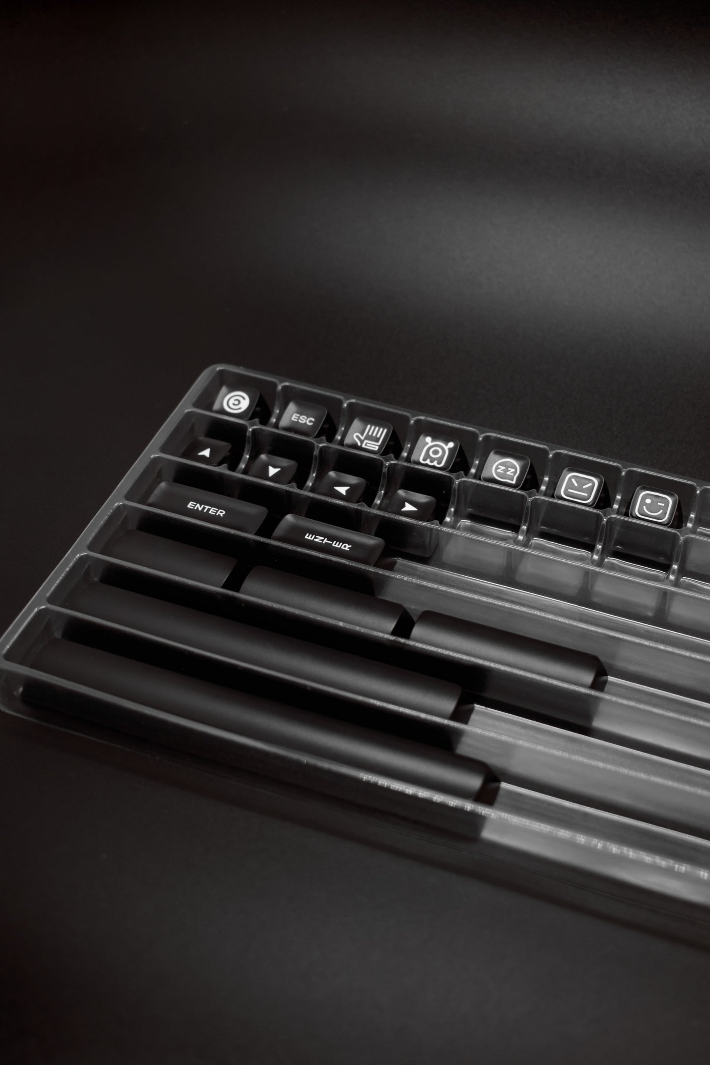 Black on White SA Profile Keycaps Капачки за Механична Клавиатура - TypeHero