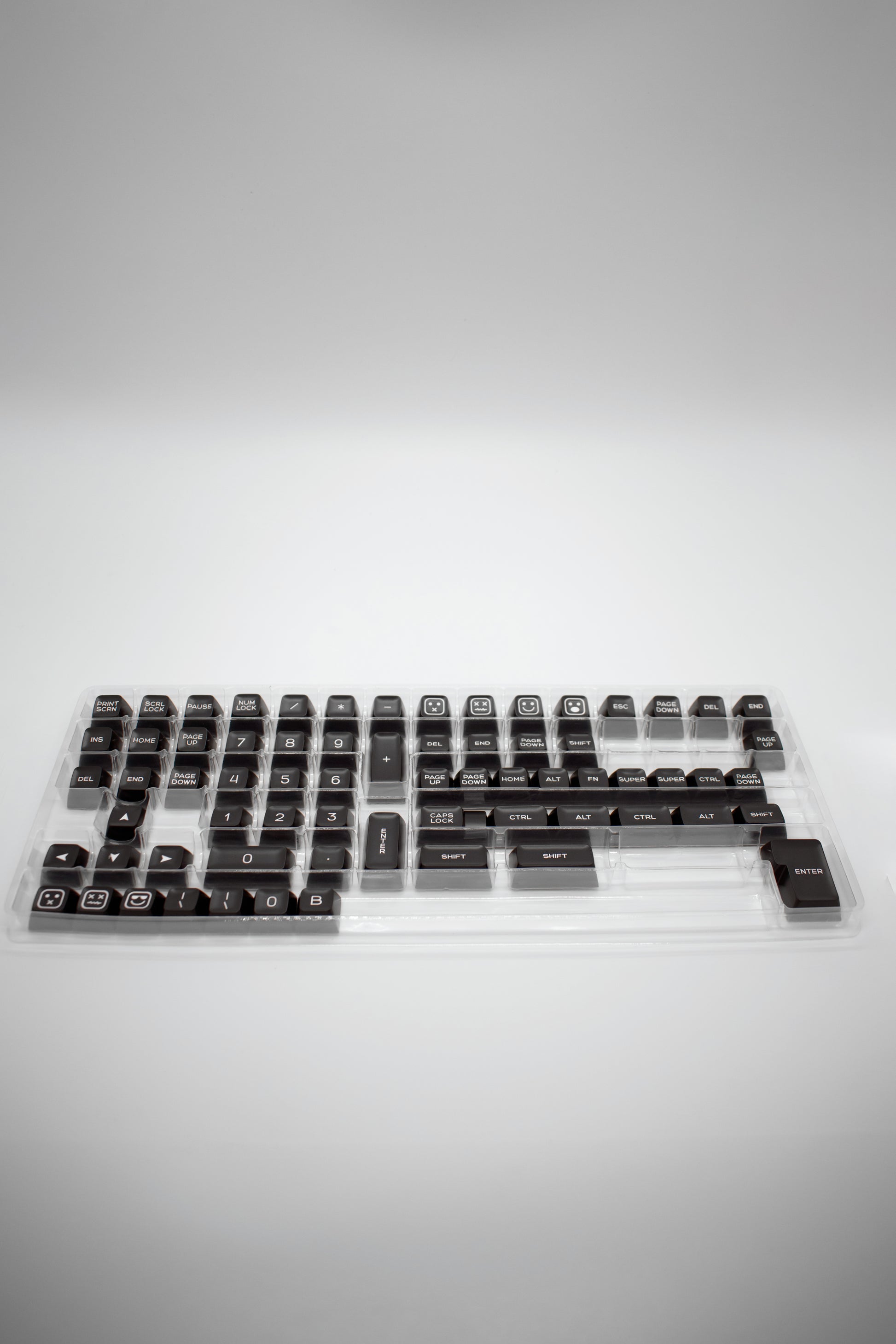 White on Black SA Profile Keycaps Капачки за Механична Клавиатура - TypeHero