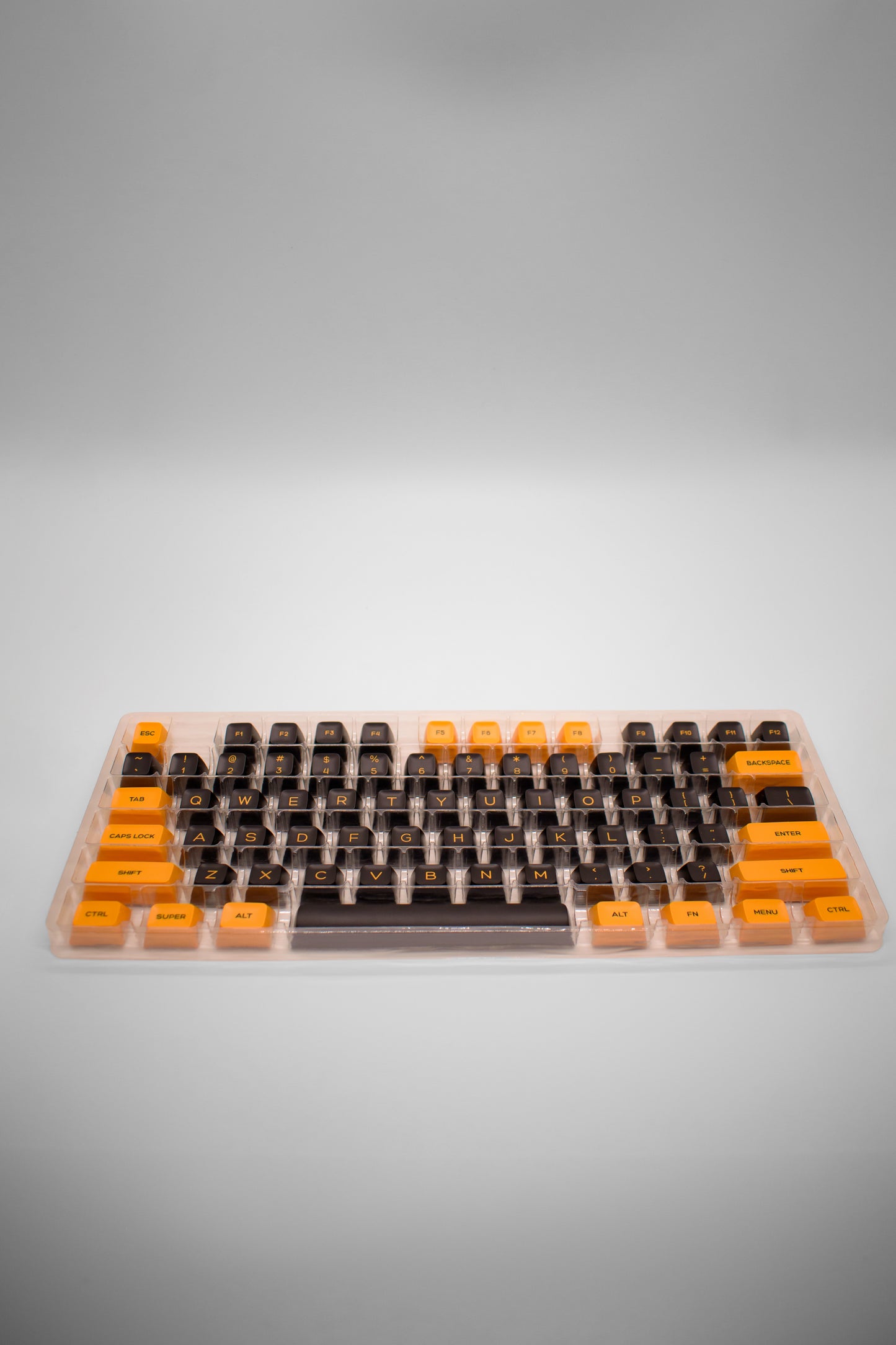 Black and Yellow SA Profile Keycaps Капачки за Механична Клавиатура - TypeHero