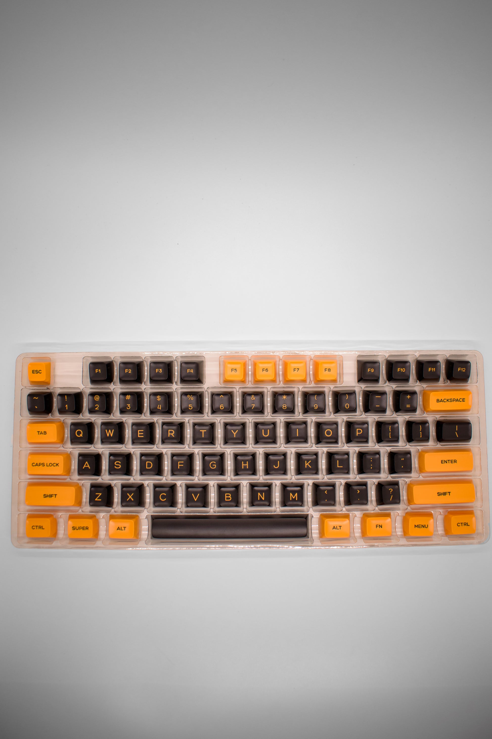 Black and Yellow SA Profile Keycaps Капачки за Механична Клавиатура - TypeHero