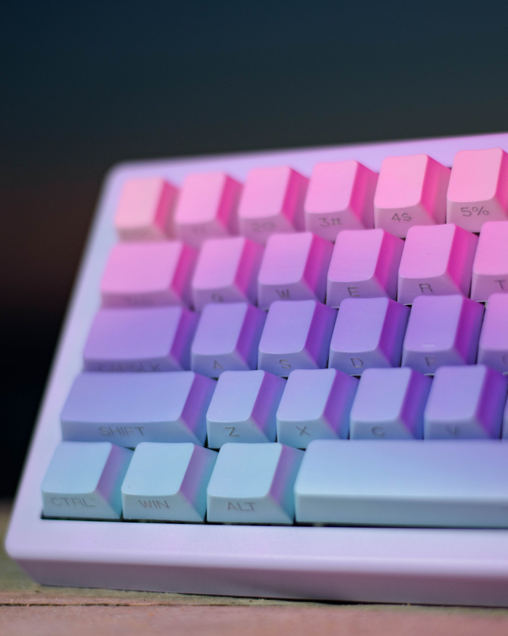 Pastel Gradient PBT Side Print DoubleShot Keycaps 124 броя Капачки за Механична Клавиатура със Страничен Принт Пастелени Цветове - TypeHero