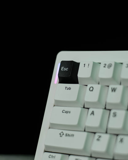 GMK61 (Pre-Built) 60% Компактна Механична Клавиатура с Линейни суичове - TypeHero