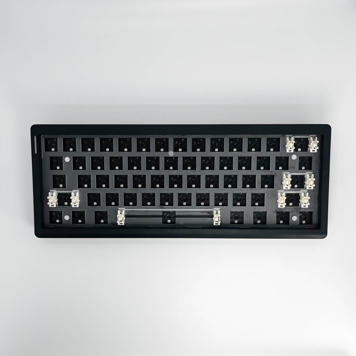 GMK61 (Pre-Built) 60% Компактна Механична Клавиатура с Линейни суичове