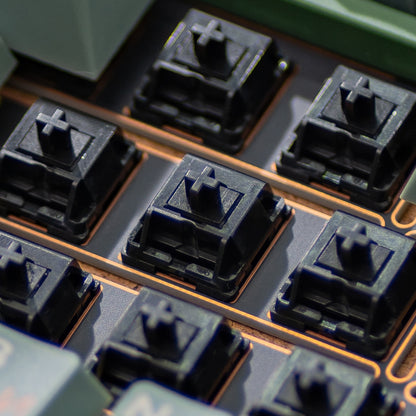 WS Wuque Studio X HMX Black Arowana – Линейни Механични Суичове, 35 Броя