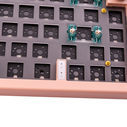 GMK67, 65% Компактна Механична клавиатура с алуминиево копче за регулиране на силата на звука - TypeHero